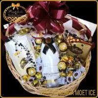 Luksuzan poklon za rodjendan ženi koja voli šampanjac korpa Moet Ice, originalan poklon za godišnjicu