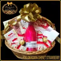 Poklon za žene korpa Chenet Strawberry