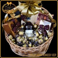 Luksuzan poklon za muškarca korpa Hennessy VSOP, poklon za rodjendan prijatelju, gift basket for men