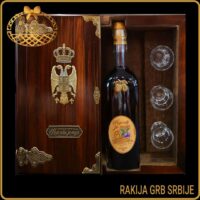 Ekskluzivni poklon rakija grb Srbije sa čašama