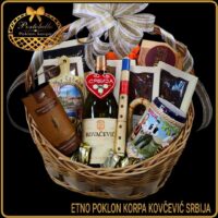 Poklon iz Srbije etno poklon korpa Kovačević Srbija, poklon sa vinom poslovnom partneru