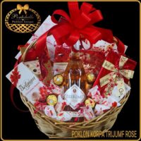 Poklon za dame korpa Trijumf rose, poklon sa vinom ženi